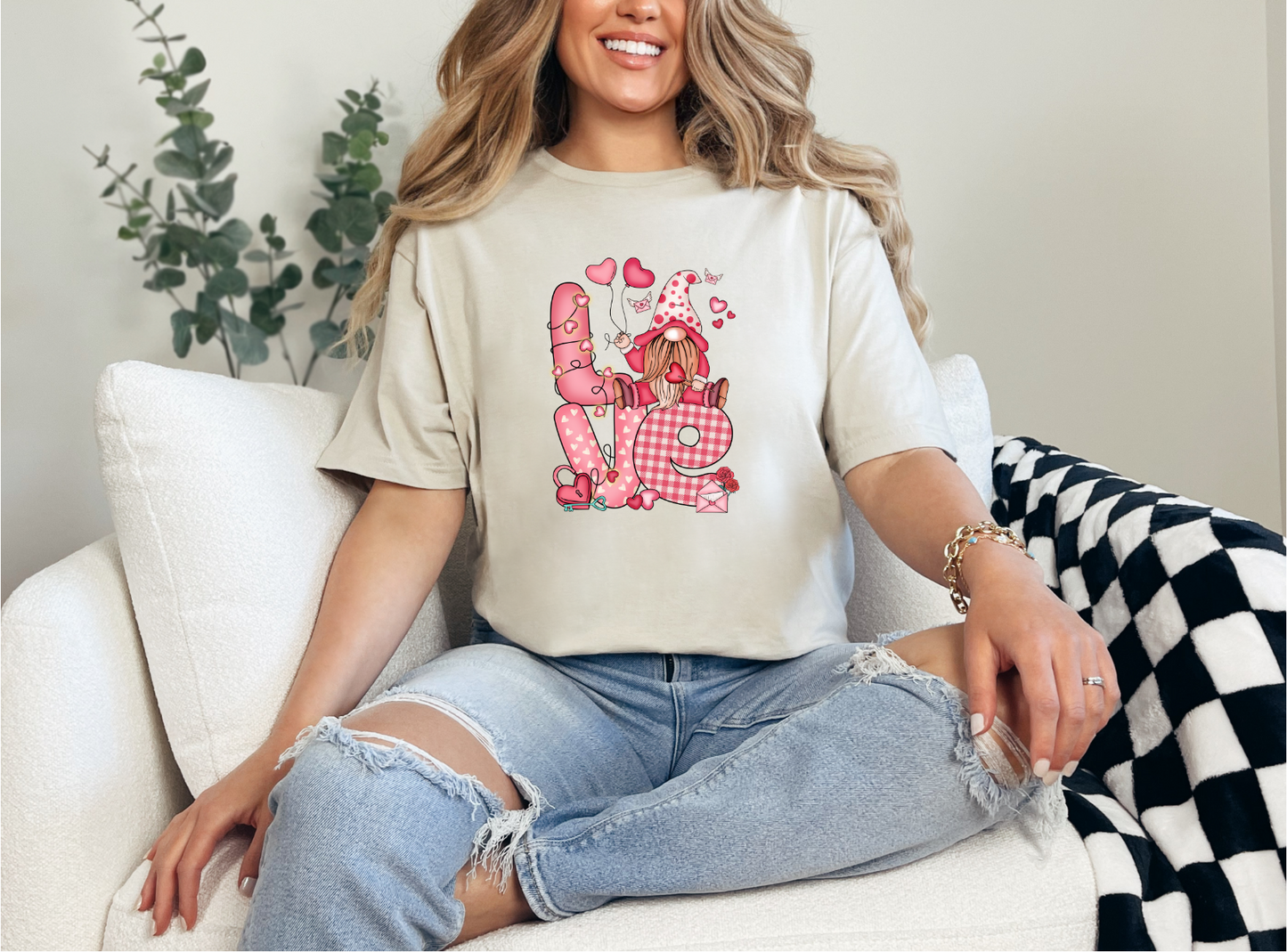 Gnome Love Valentine Graphic Tee